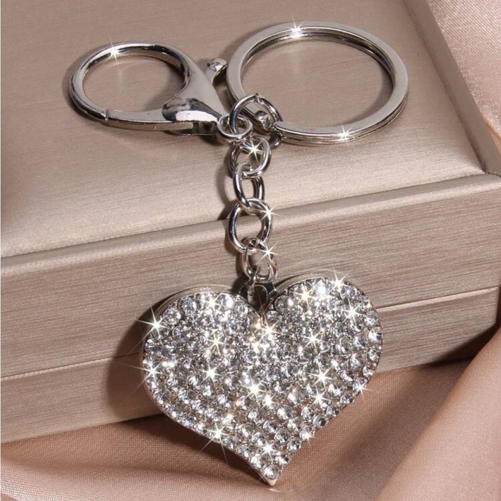 Silver Heart Keychain - Picture 2 of 4